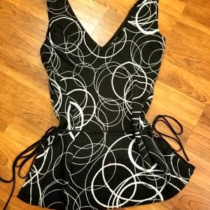 NWOT- BEAUTIFUL SHIMMERING VNECK TOP